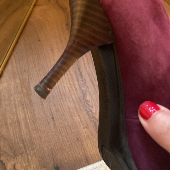 Calvin Klein Dolly Wine Rubber Bottomed Heels Size 8 - Picture 6 of 7